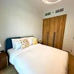 Central Stay 1 Bed Junior Near Cleveland And Abu Dhabi Mall